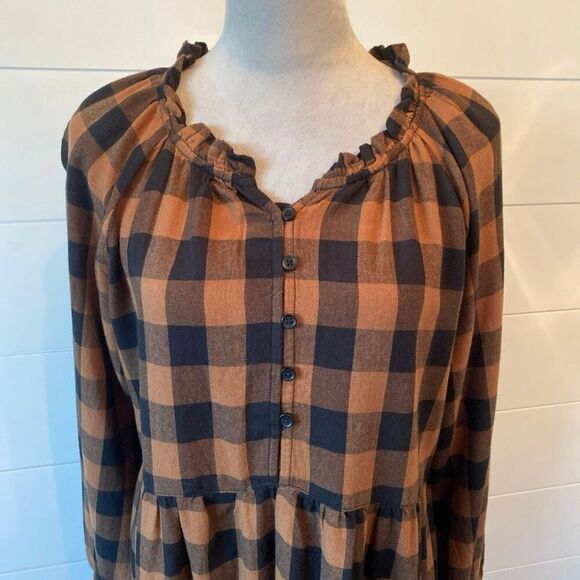 PLAID RUFFLE HEM LONG SLEEVE DRESS IN MAPLE VALLEY Size Small - Picture 3 of 12